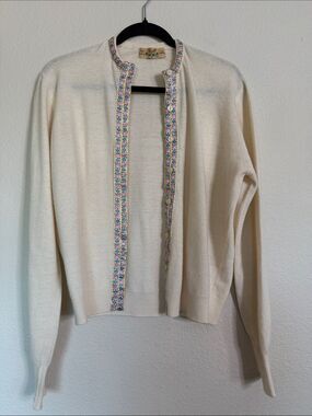 Vintage Braemar Scottish wool cardigan ivory embellished button front